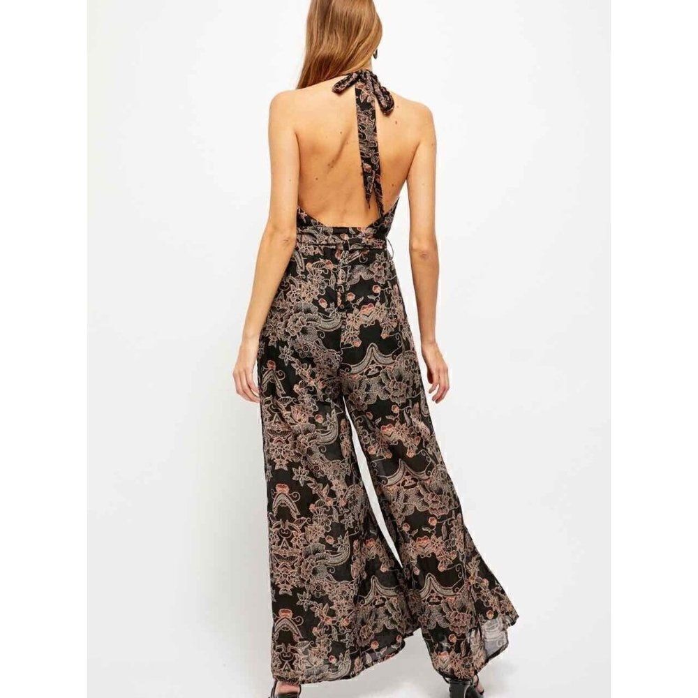 NWT FREE PEOPLE Sz M KISSING SUNLIGHT JUMPSUIT IN BLACK - Picture 2 of 4